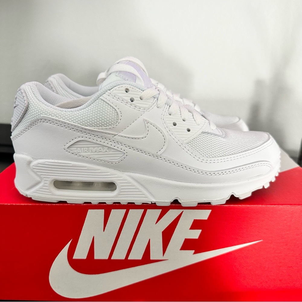 NWT Nike Air Max 90 WHITE